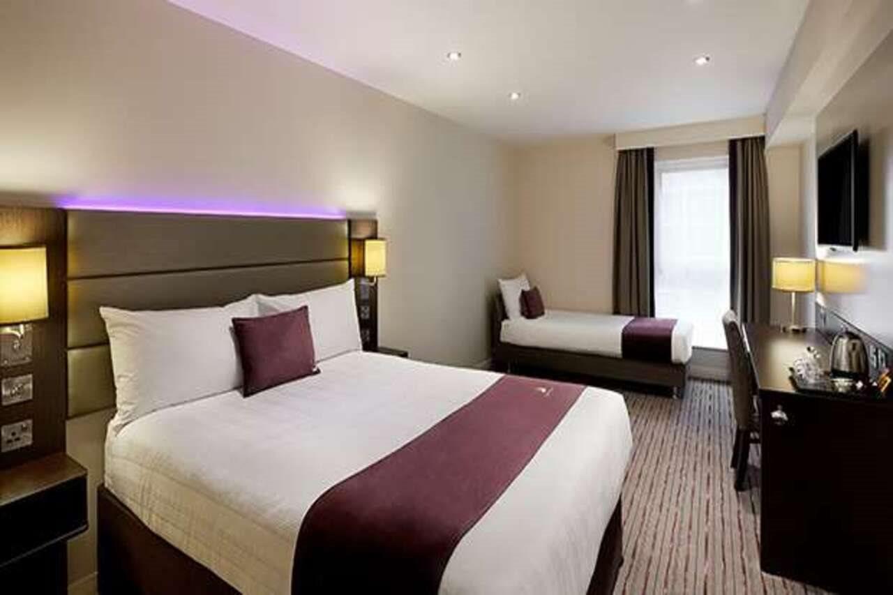 Premier Inn Woking West - A324 外观 照片