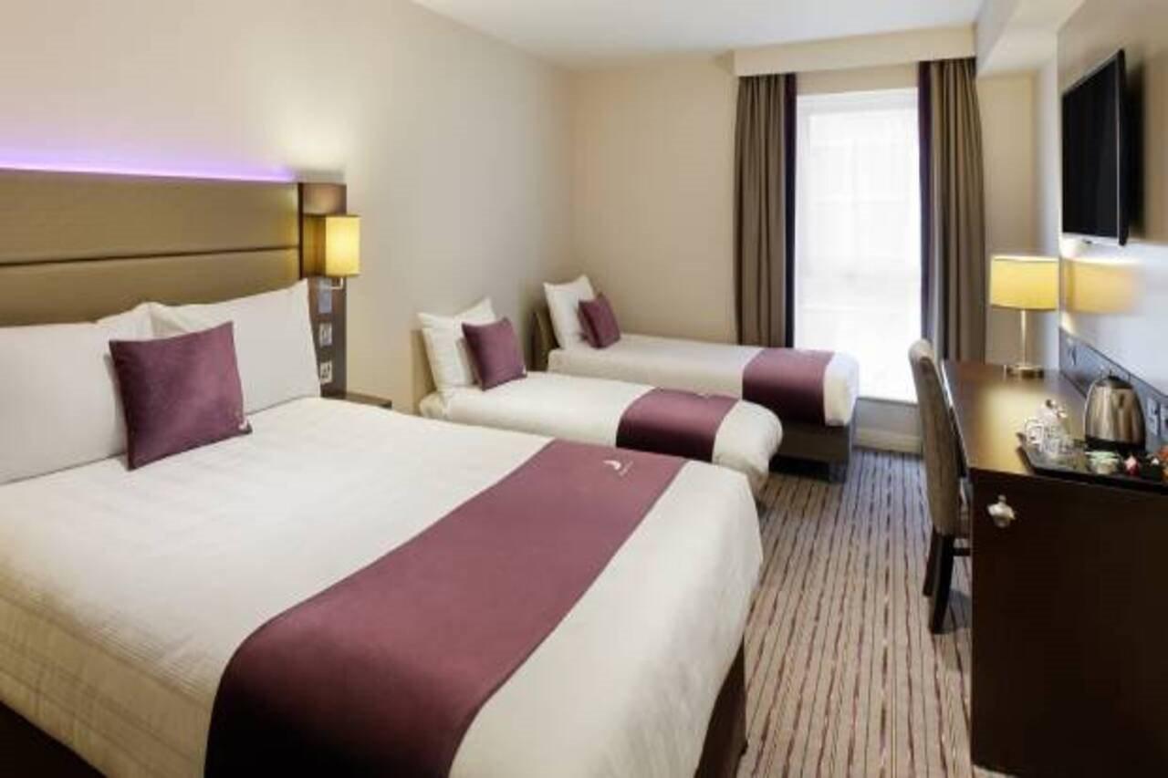 Premier Inn Woking West - A324 外观 照片