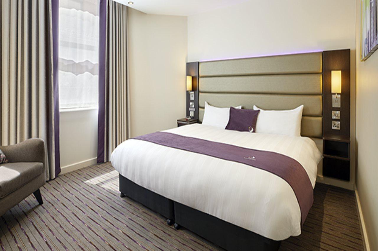 Premier Inn Woking West - A324 外观 照片